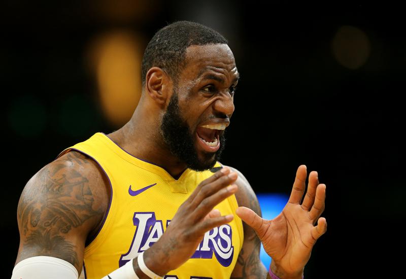 LeBron James produžio ugovor s LA Lakersima